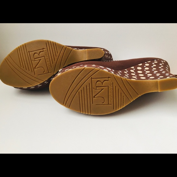 NWT Not Rated “Bow Down” platform wedge - Picture 7 of 7